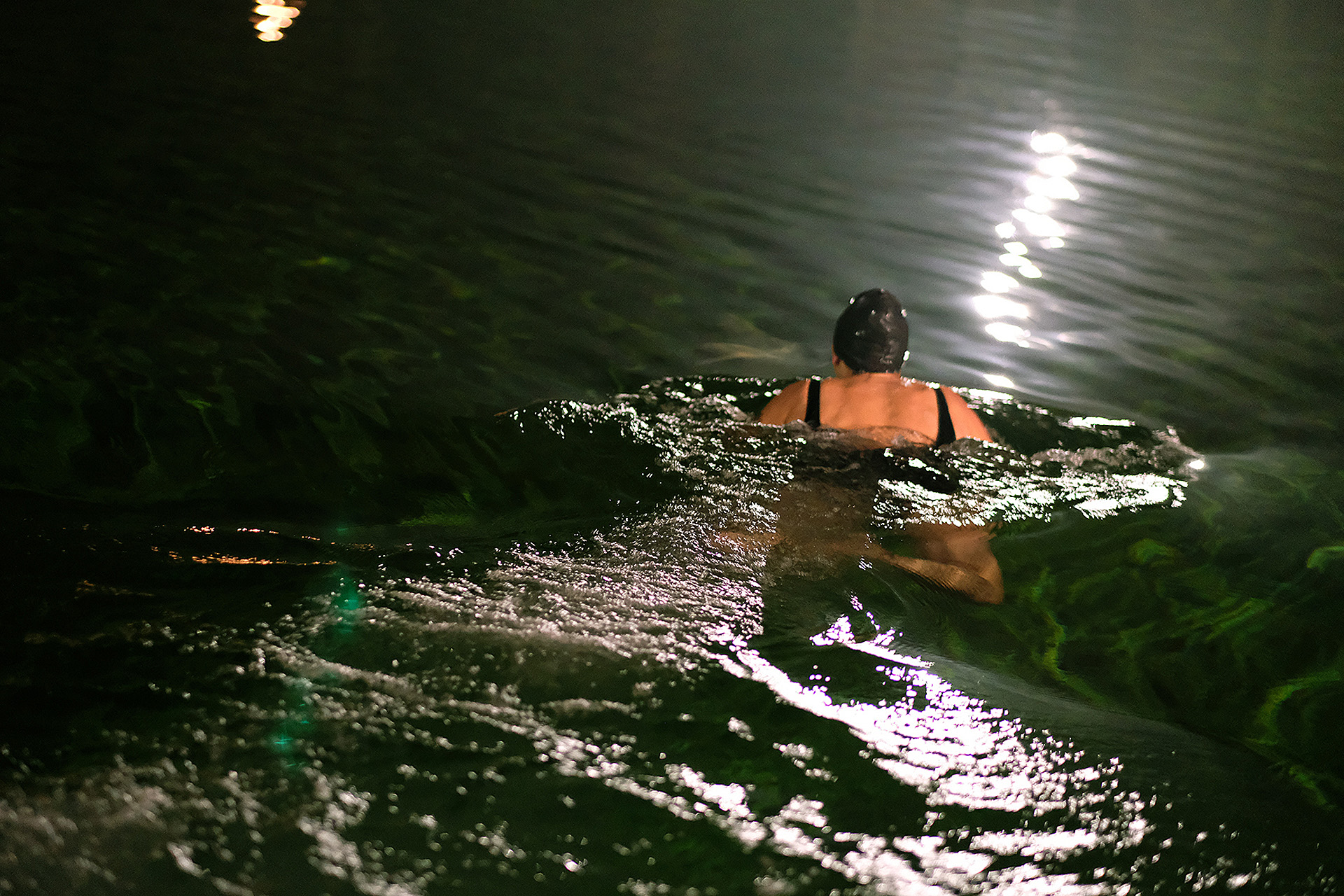 Winter swimming - Els Matthysen